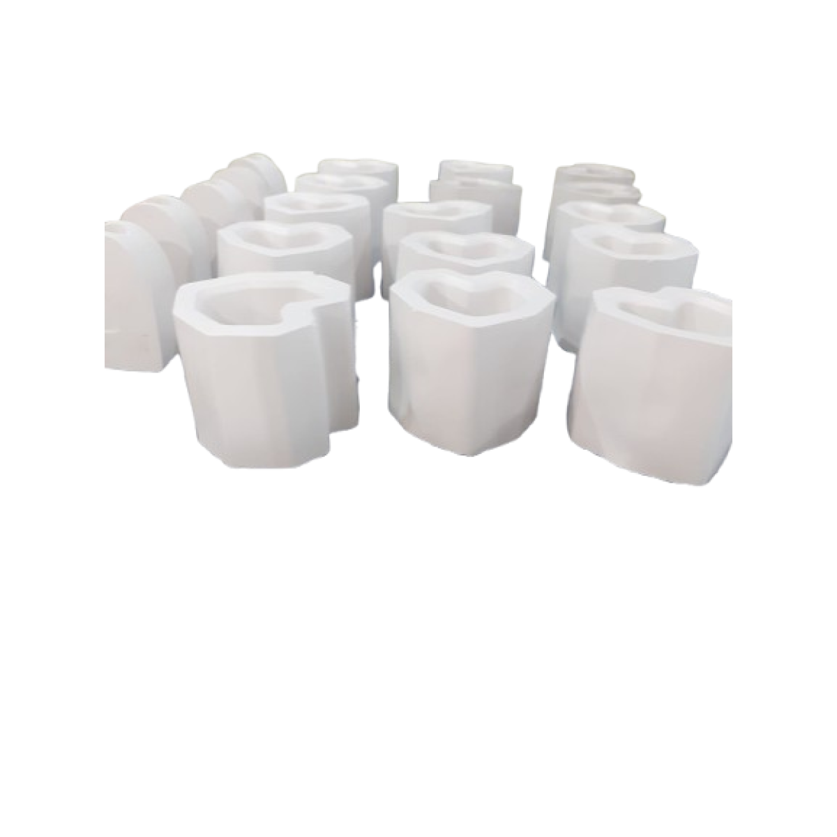 Figura de yeso macetero en forma de corazón